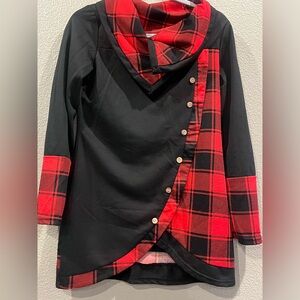 NWOT Woman’s Long Sleeve Cowlneck Top w/ Buttob Detail